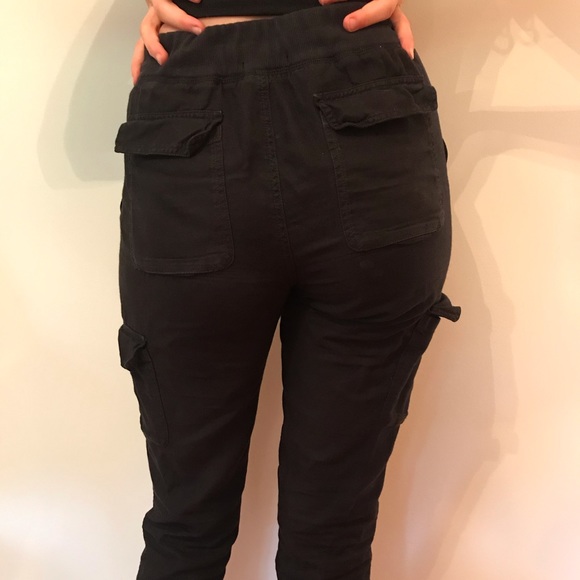 Aritzia black joggers - Picture 2 of 4